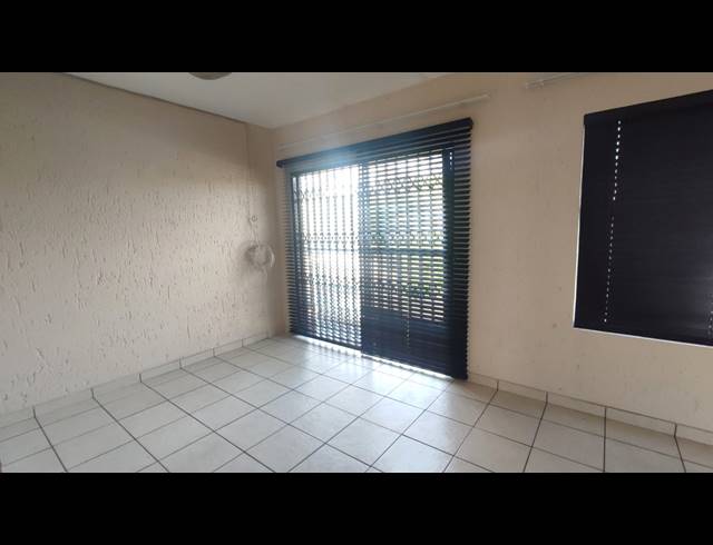 2 BEDROOM FLAT FOR SALE IN THREE RIVERS